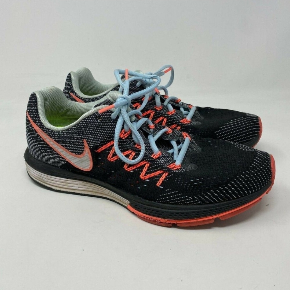 Nike Women's Air Zoom Vomero Size: 8.5  USED